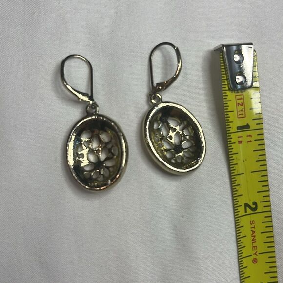 Monet Floral Filigree Gold Toned Dangle Drop Earrings with Gold stones retro - Picture 2 of 4